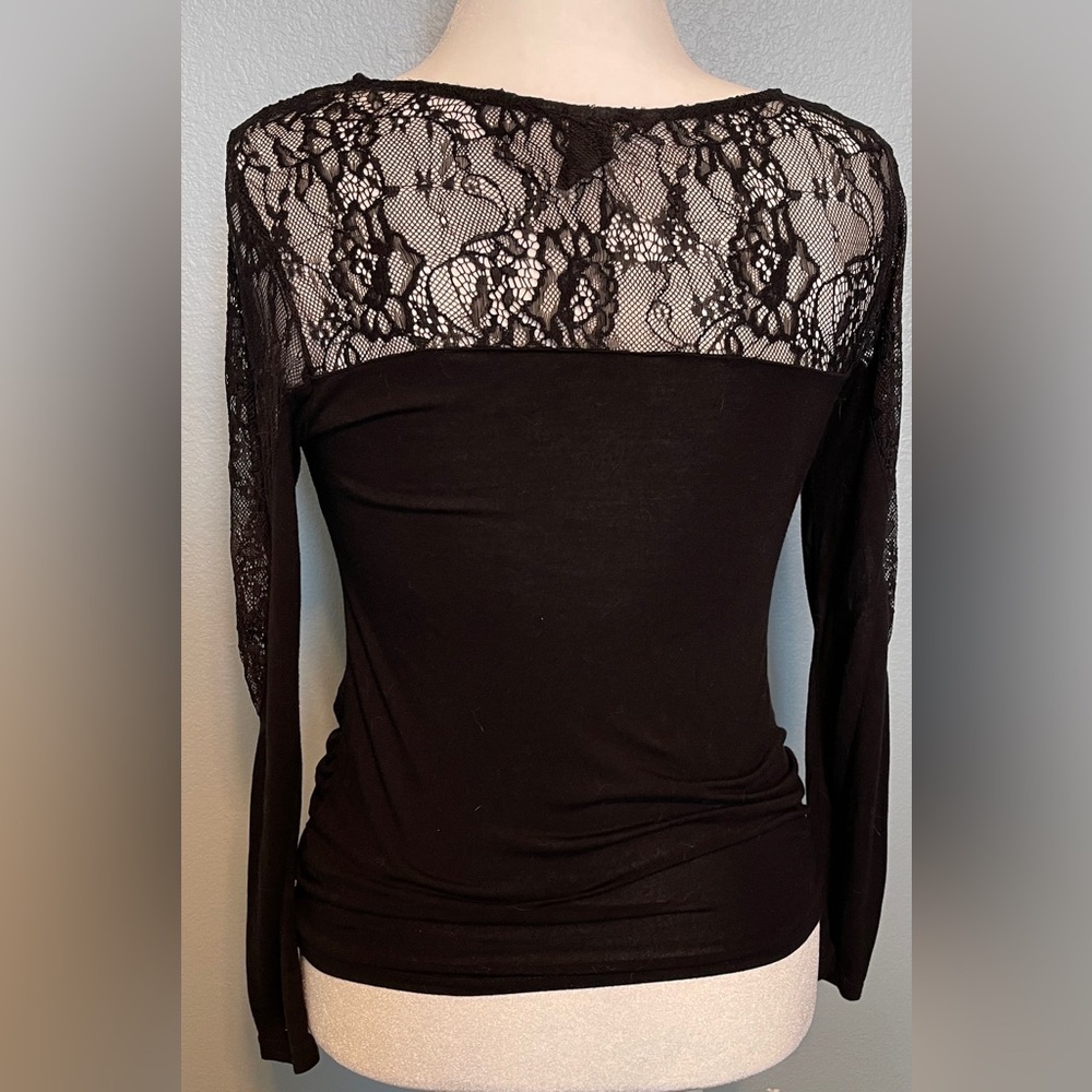 H&M Women’s Black Lace Long Sleeve Top Romantic Blouse Goth Chic Classic Medium - Picture 2 of 8